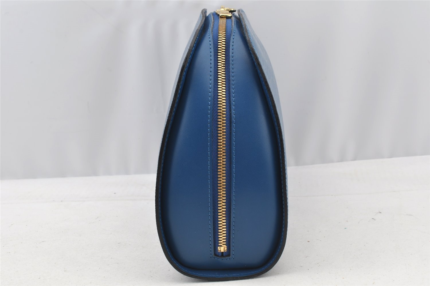 Authentic Louis Vuitton Epi Dauphine GM Cosmetic Pouch Blue M48435 LV 8625I