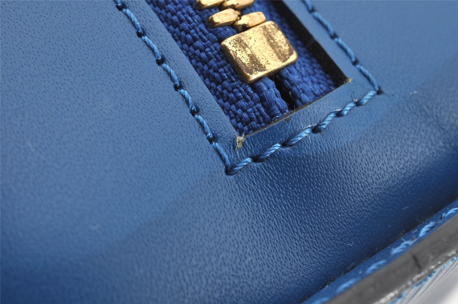 Authentic Louis Vuitton Epi Dauphine GM Cosmetic Pouch Blue M48435 LV 8625I