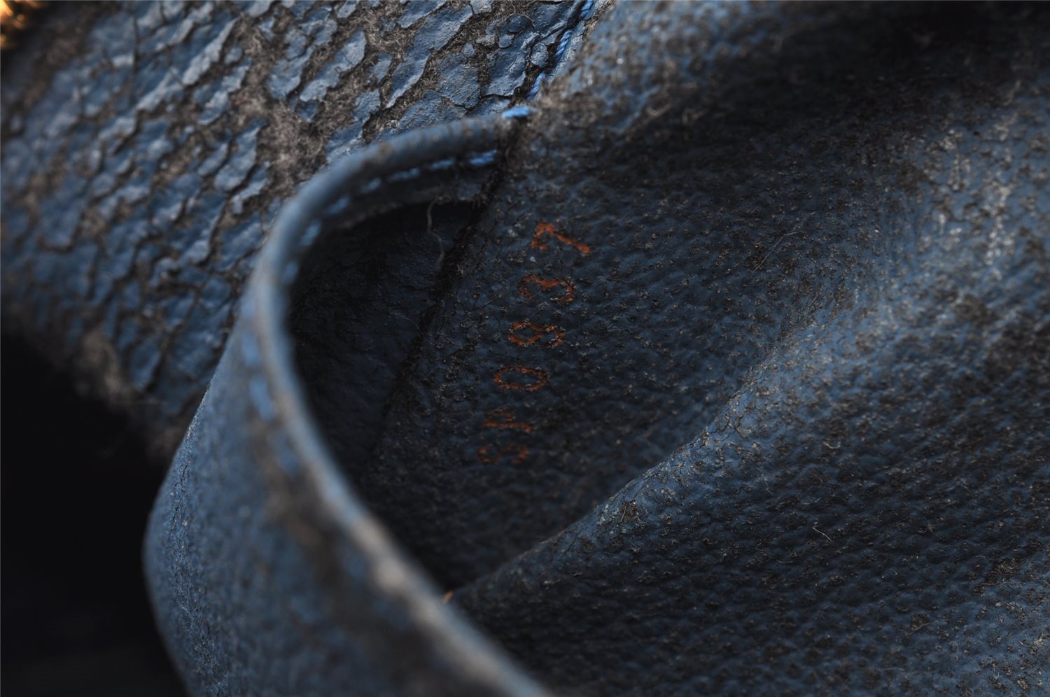 Authentic Louis Vuitton Epi Dauphine GM Cosmetic Pouch Blue M48435 LV 8625I