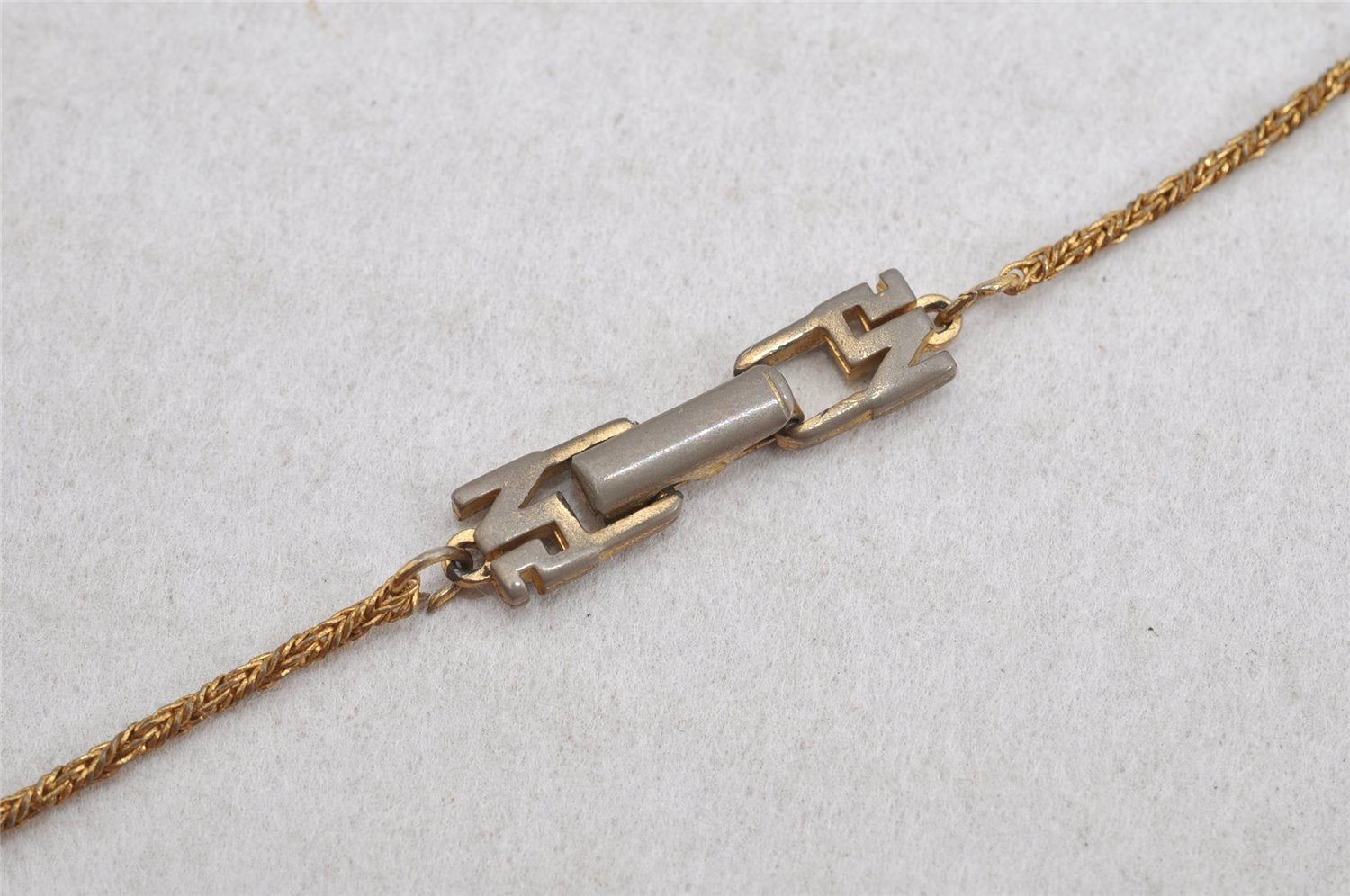 Authentic NINA RICCI Vintage Chain Necklace Gold 8627J