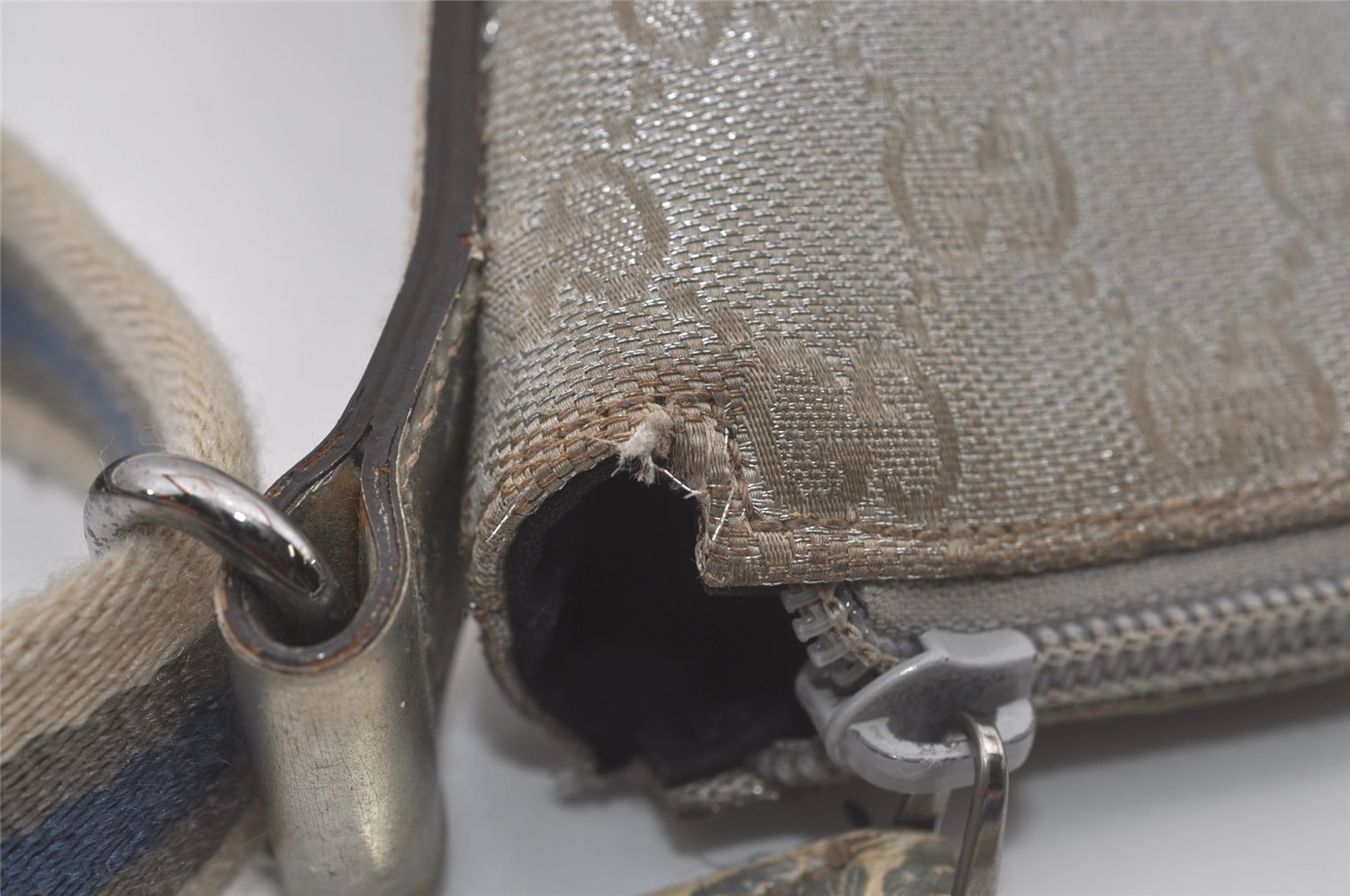 Authentic GUCCI Shoulder Cross Body Bag GG Canvas Leather 145857 Silver 8630I