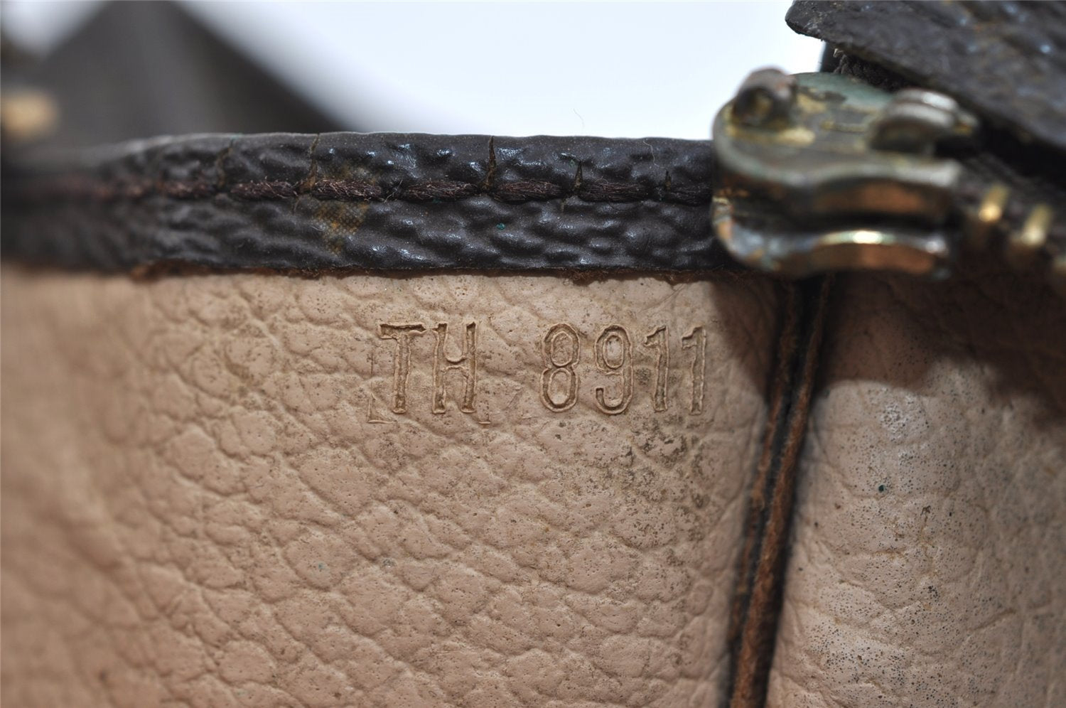 Auth Louis Vuitton Monogram Poche Toilette 26 M47542 Cosmetics Pouch Junk 8635I