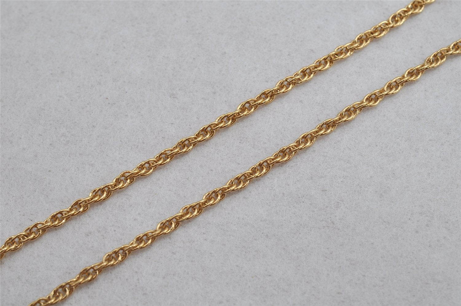 Authentic NINA RICCI Vintage Gold Tone Rhinestone Chain Pendant Necklace  8636J