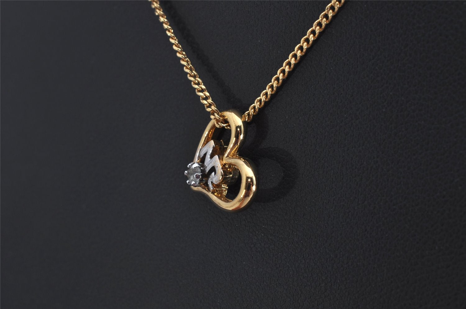 Authentic NINA RICCI Gold Tone Rhinestone Heart Chain Pendant Necklace  8644J