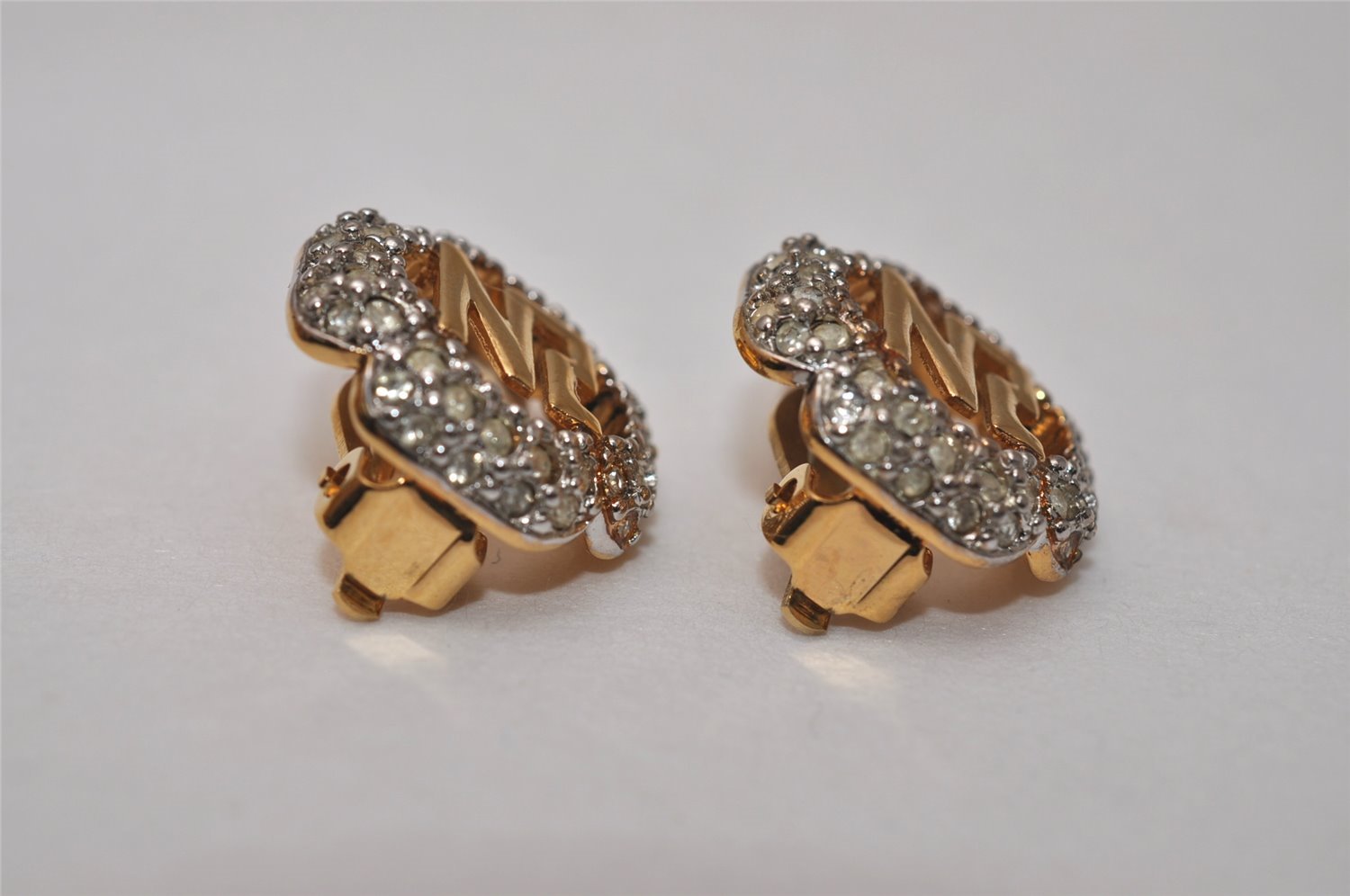 Authentic NINA RICCI Vintage Clip-on Rhinestone Earrings Gold Tone 8645J