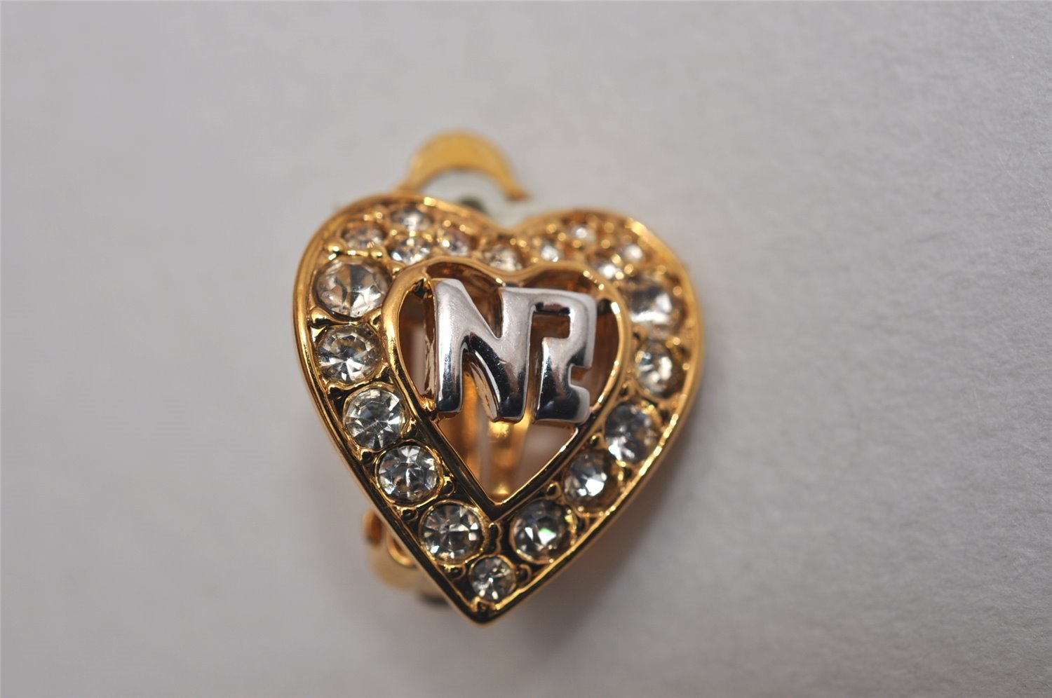 Authentic NINA RICCI Vintage Clip-on Rhinestone Heart Earrings Gold Tone 8648J