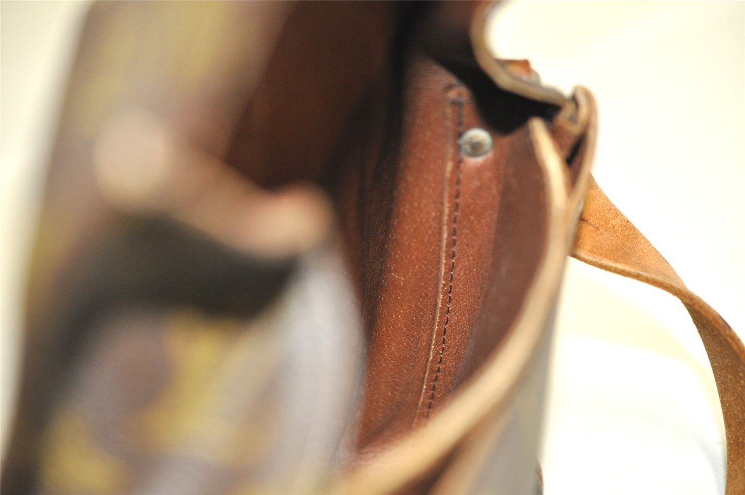 Authentic Louis Vuitton Monogram Cartouchiere MM Shoulder Bag Old Model 8651I