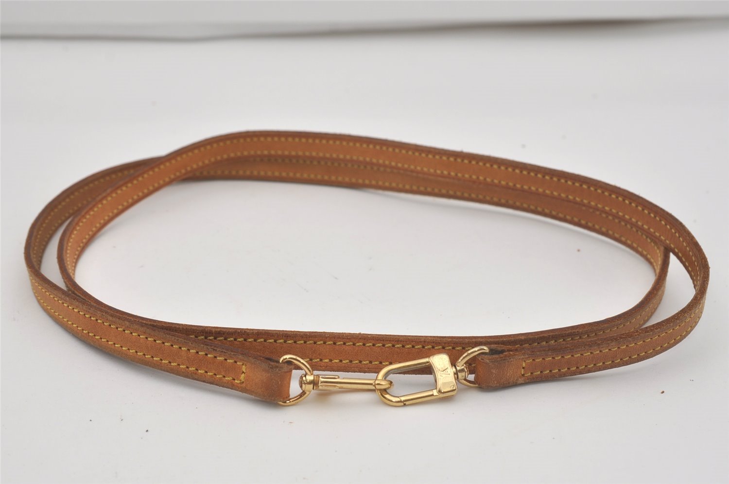 Authentic Louis Vuitton Leather Shoulder Strap Beige 47.6