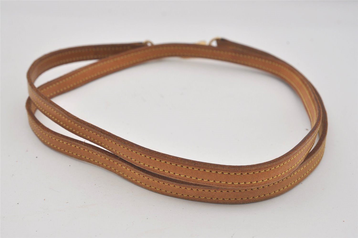 Authentic Louis Vuitton Leather Shoulder Strap Beige 47.6