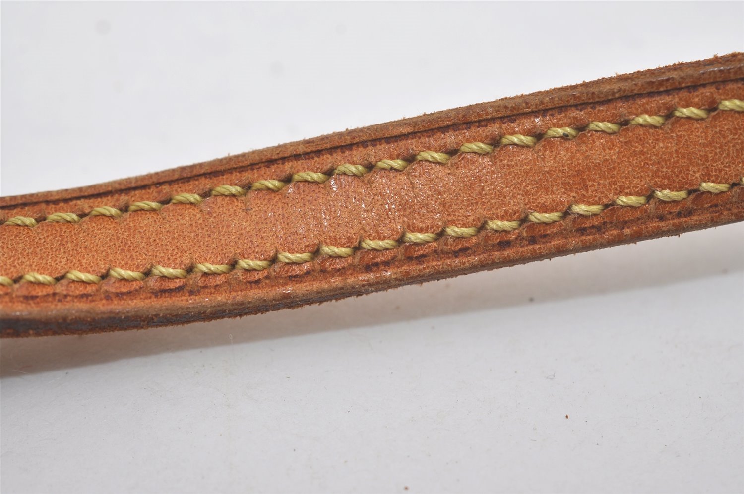 Authentic Louis Vuitton Leather Shoulder Strap Beige 47.6