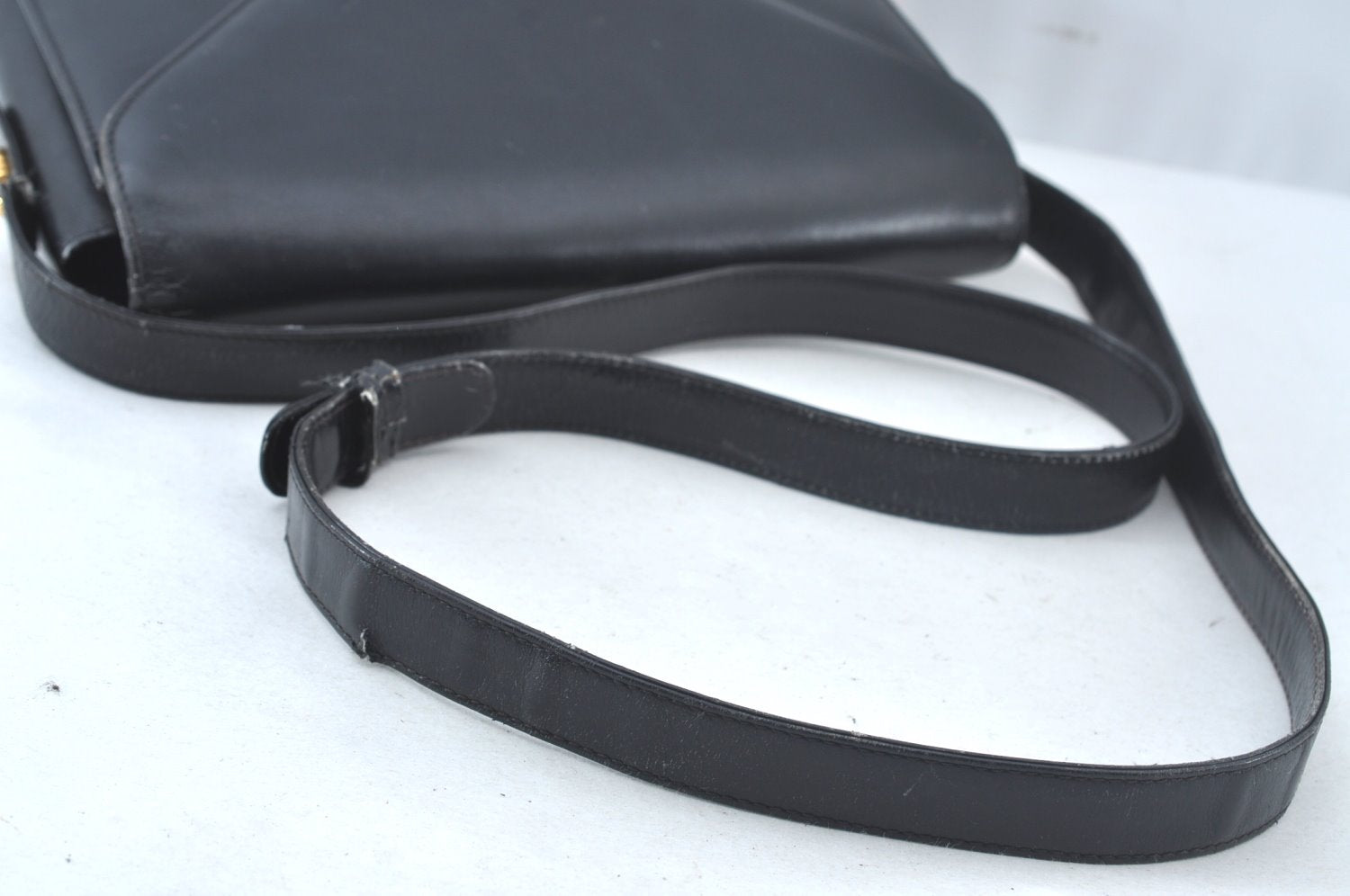 Authentic GUCCI Shoulder Cross Body Bag GG Leather Black 8655J