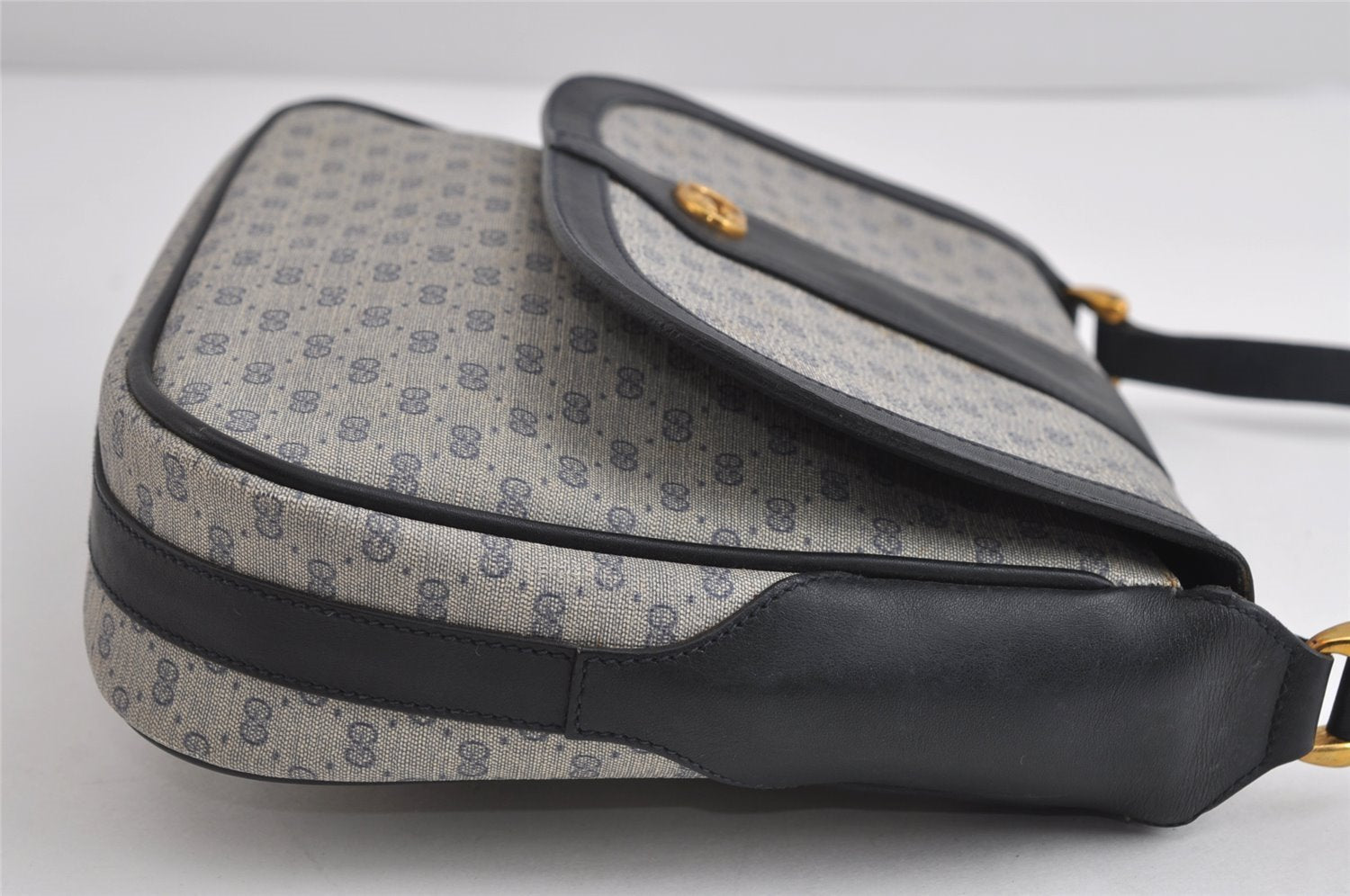 Authentic GUCCI Micro GG PVC Leather Shoulder Crossbody Bag Navy Blue Junk 8657I