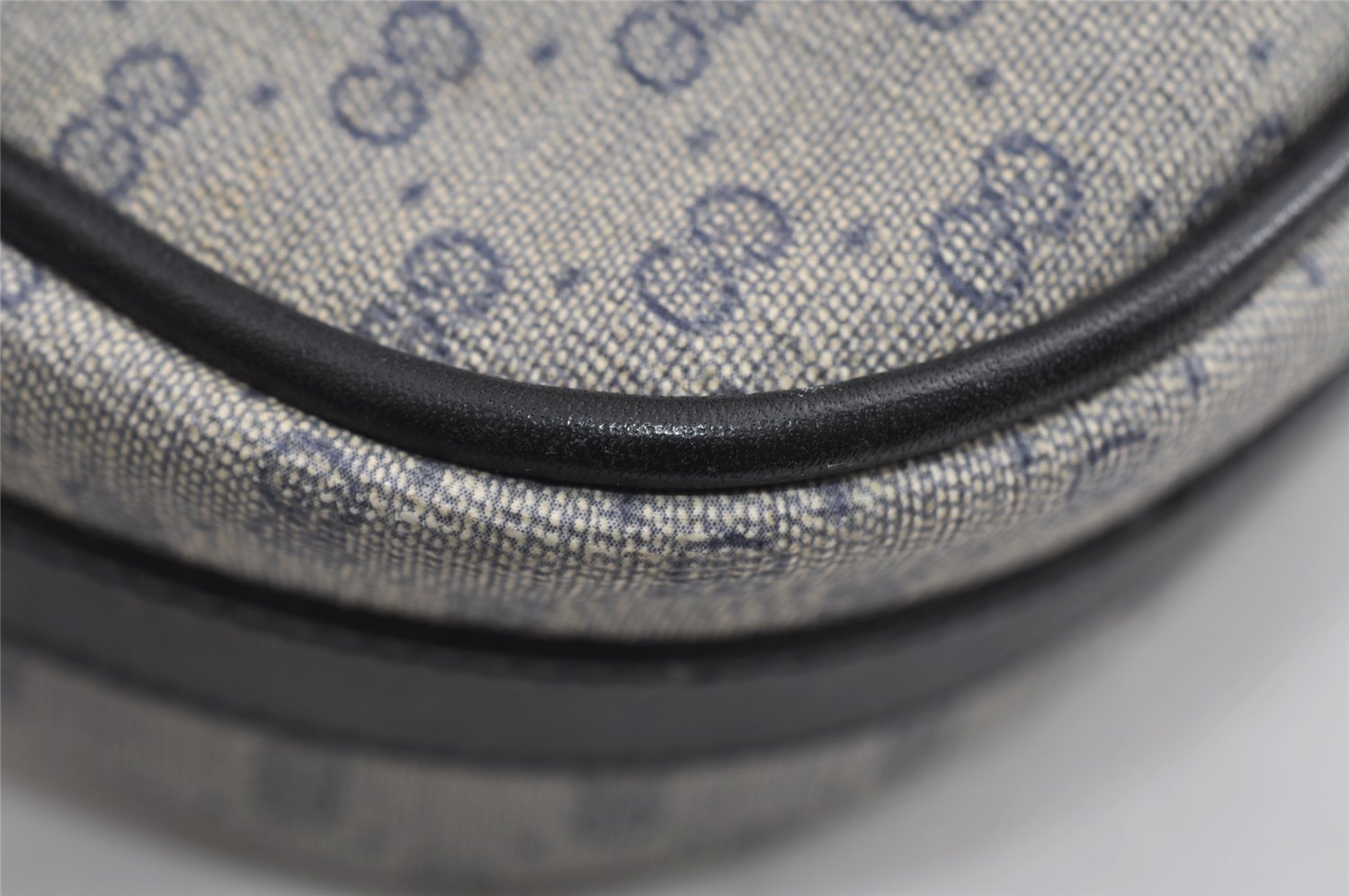 Authentic GUCCI Micro GG PVC Leather Shoulder Crossbody Bag Navy Blue Junk 8657I