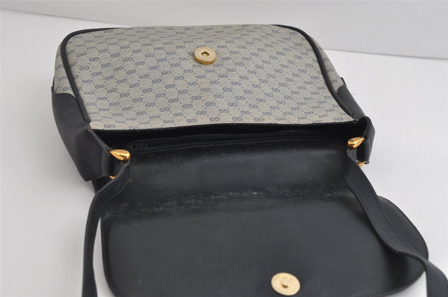 Authentic GUCCI Micro GG PVC Leather Shoulder Crossbody Bag Navy Blue Junk 8657I