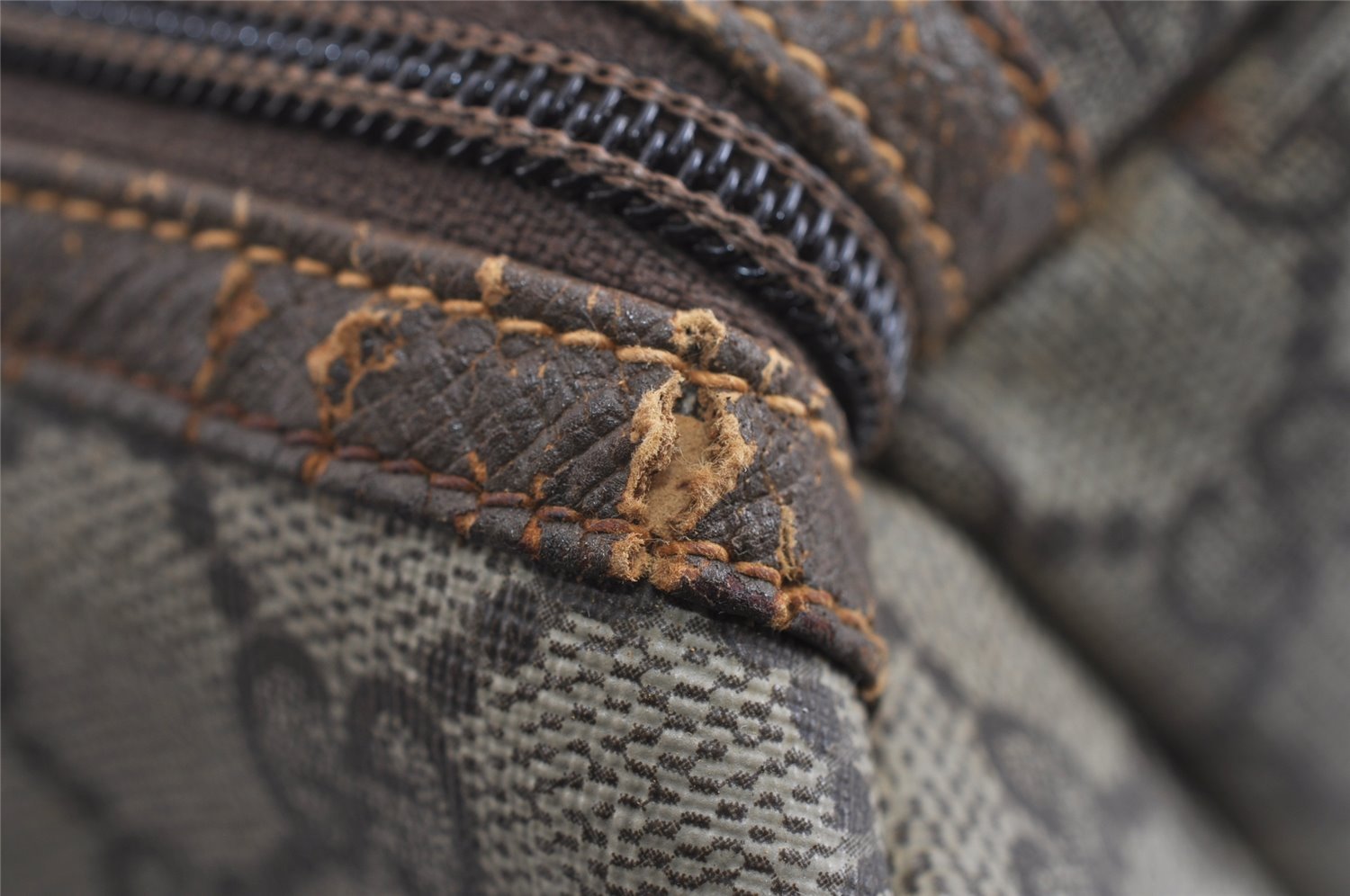 Authentic GUCCI Vintage Clutch Hand Bag Purse GG PVC Leather Brown 8658I