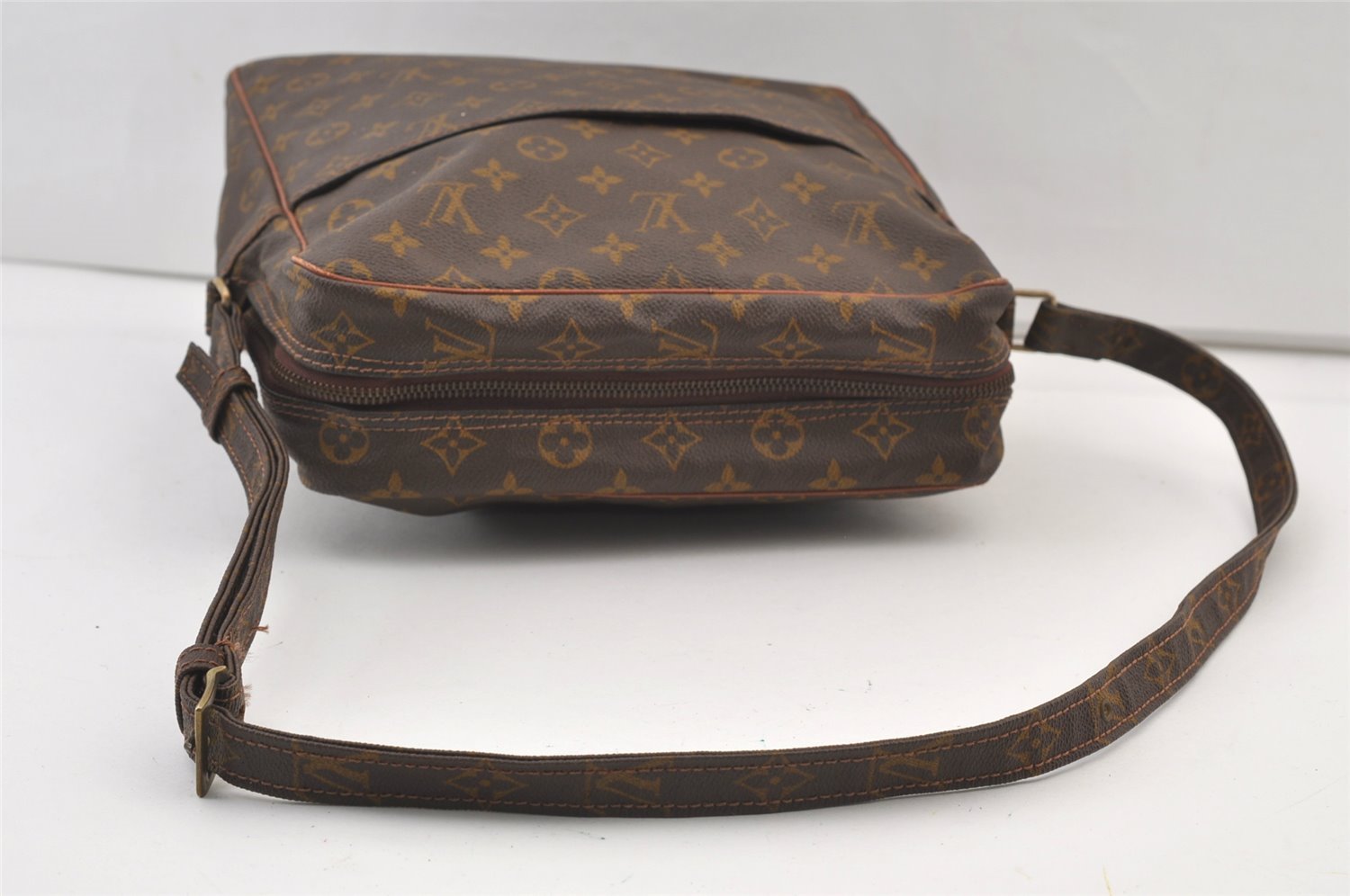 Authentic Louis Vuitton Monogram Marceau Shoulder Cross Body Bag Old Model 8664J