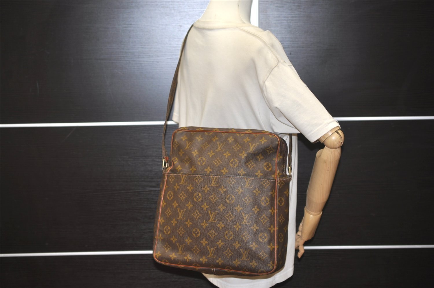 Authentic Louis Vuitton Monogram Marceau Shoulder Cross Body Bag Old Model 8664J