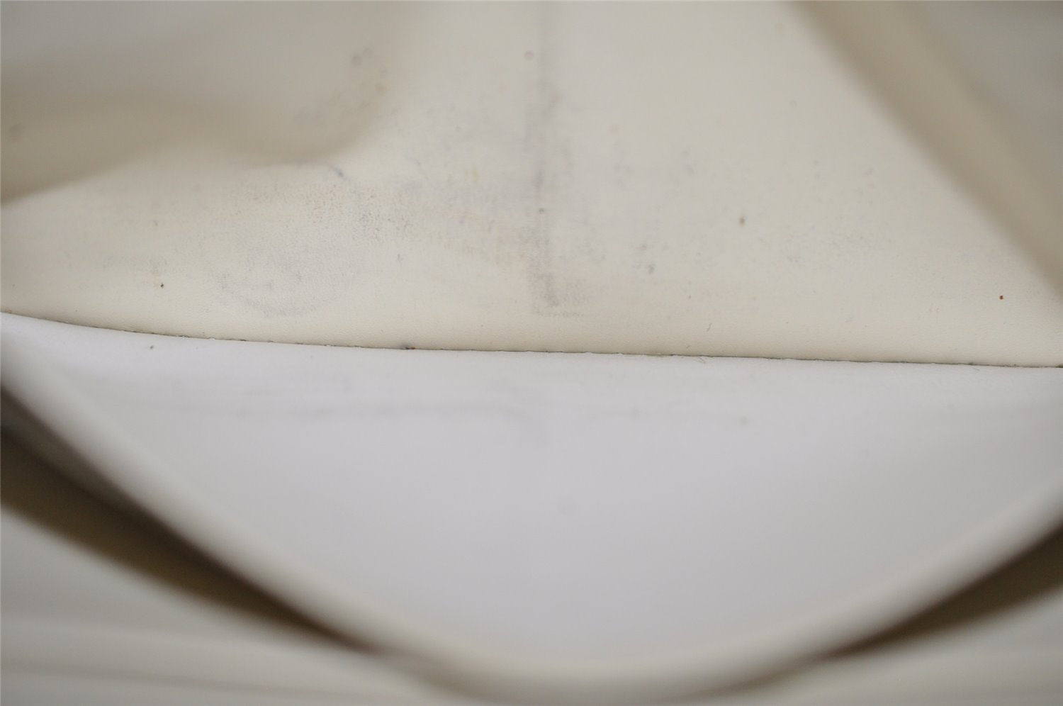 Authentic Louis Vuitton Suhali Zippy Long Wallet Purse White M93026 LV 8666J