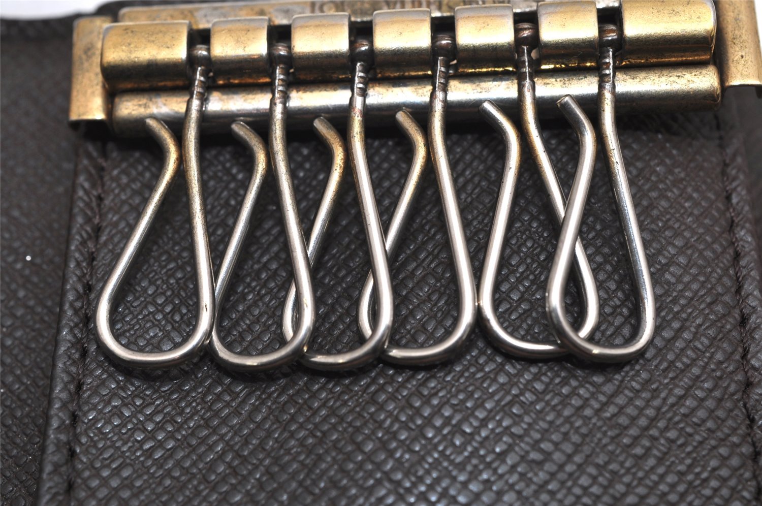 Authentic Louis Vuitton Damier Multicles 6 Key Case Holder N62630 LV 8669J