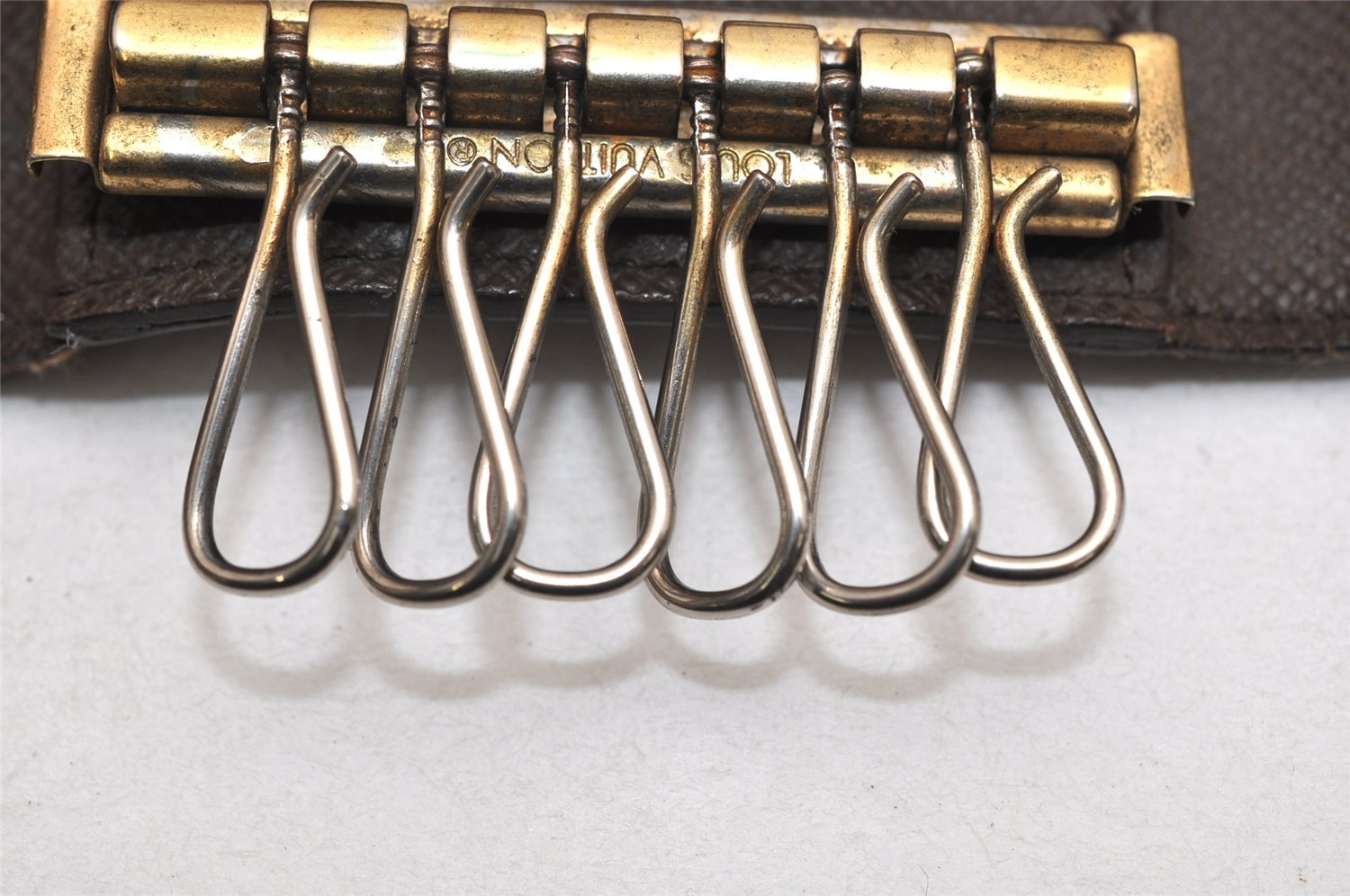 Authentic Louis Vuitton Damier Multicles 6 Key Case Holder N62630 LV 8669J