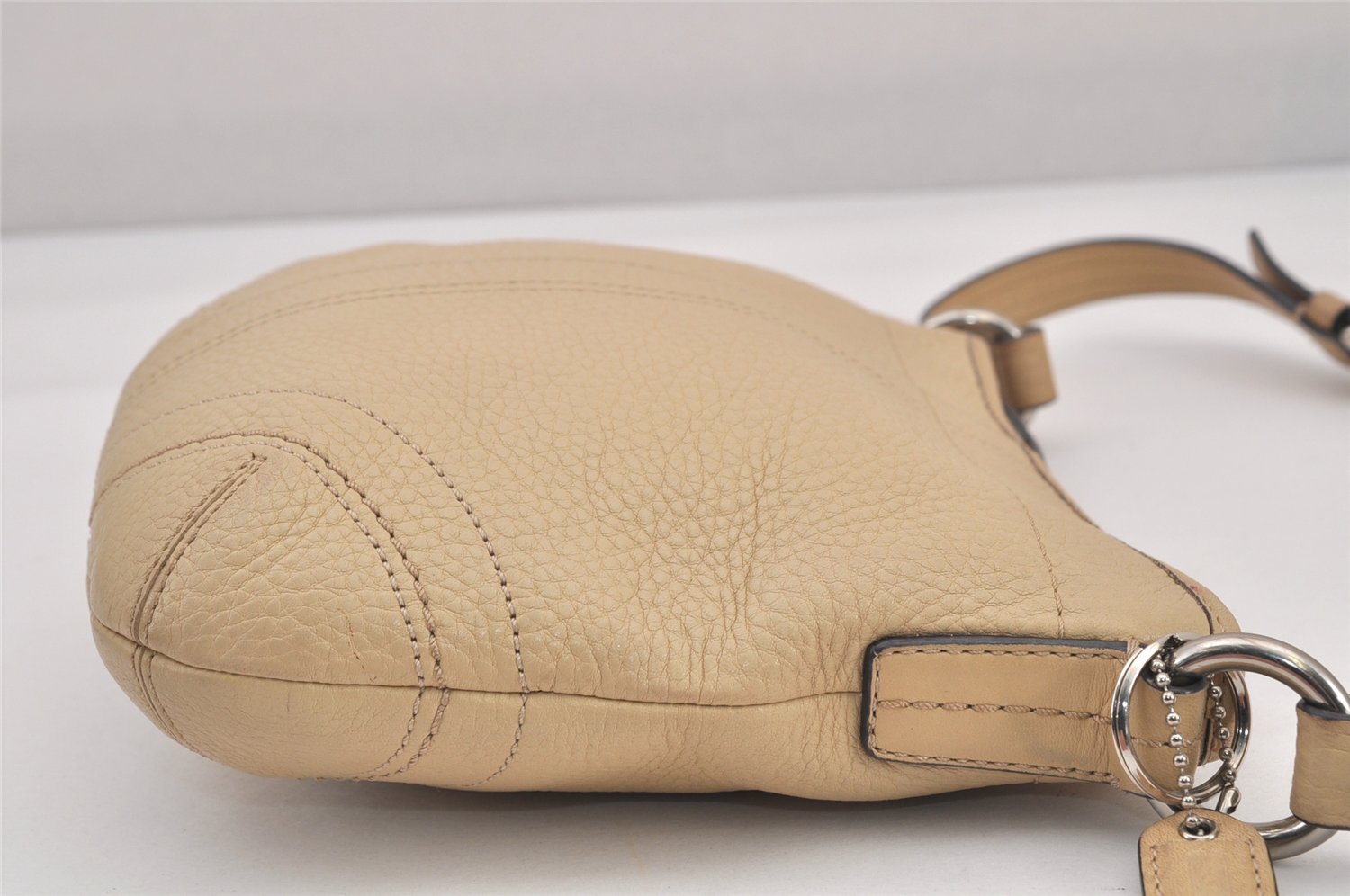 Authentic COACH Vintage Shoulder Cross Body Bag Purse Leather Beige 8687M