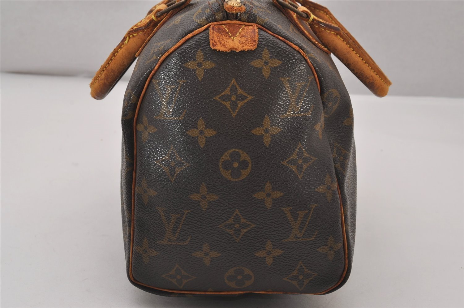 Authentic Louis Vuitton Monogram Speedy 25 Boston Hand Bag M41528 LV 8688I