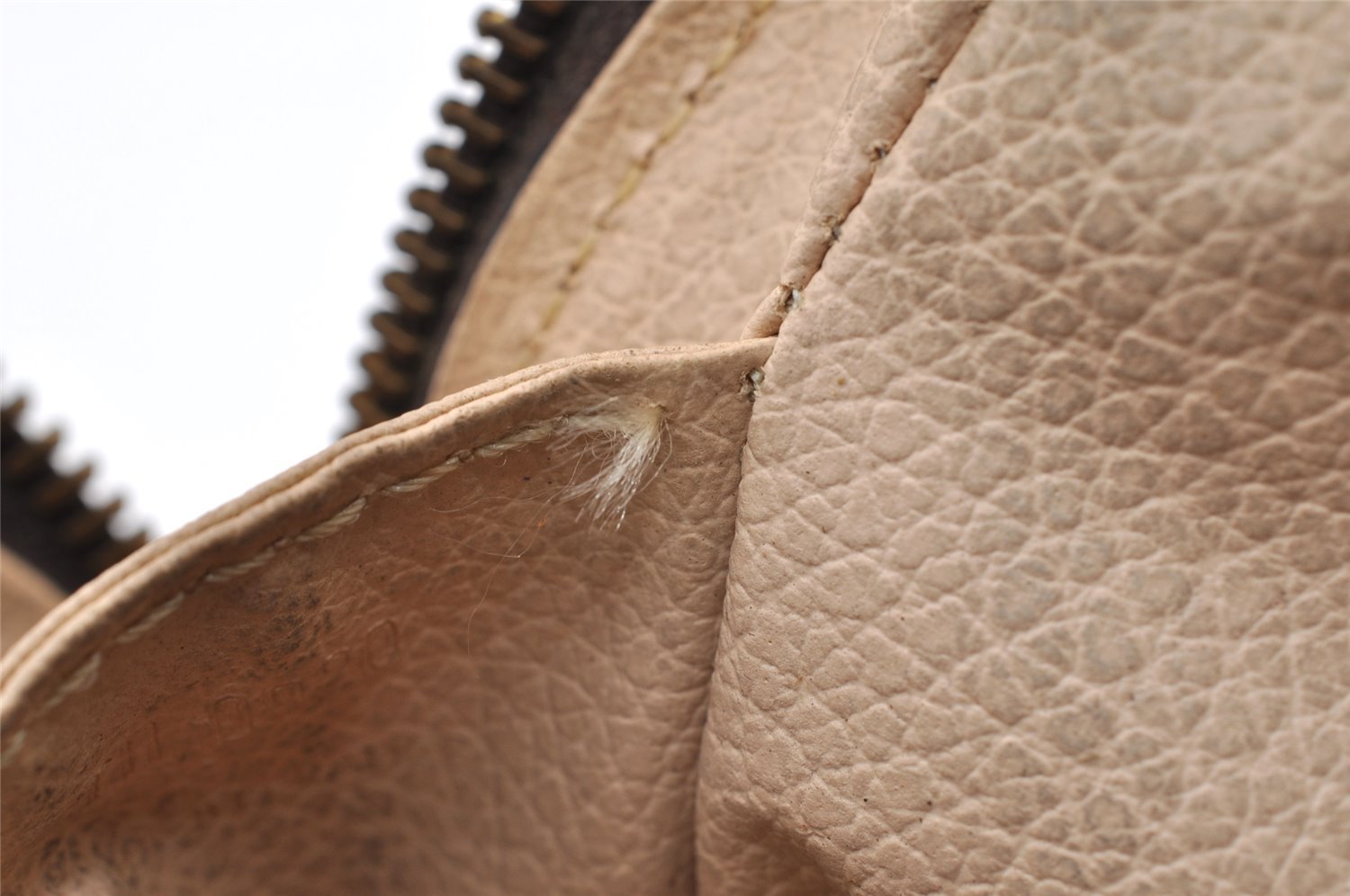 Auth Louis Vuitton Monogram Trousse Toilette 23 Clutch Hand Bag M47524 LV 8690I