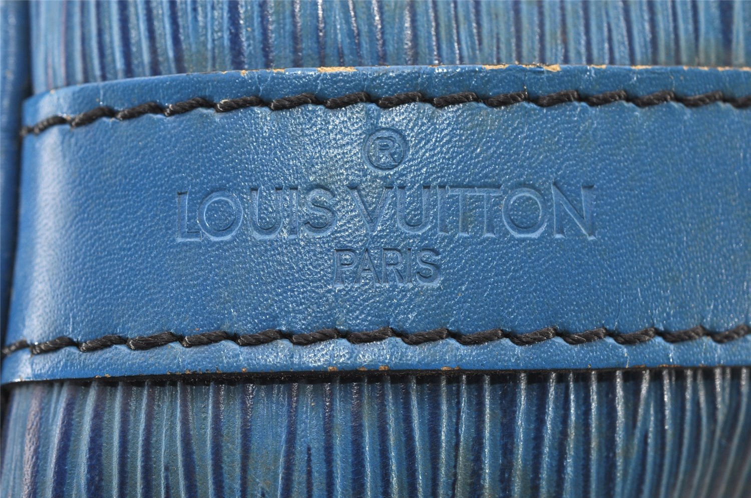 Authentic Louis Vuitton Epi Petit Noe Shoulder Drawstring Bag M44105 Blue 8696I