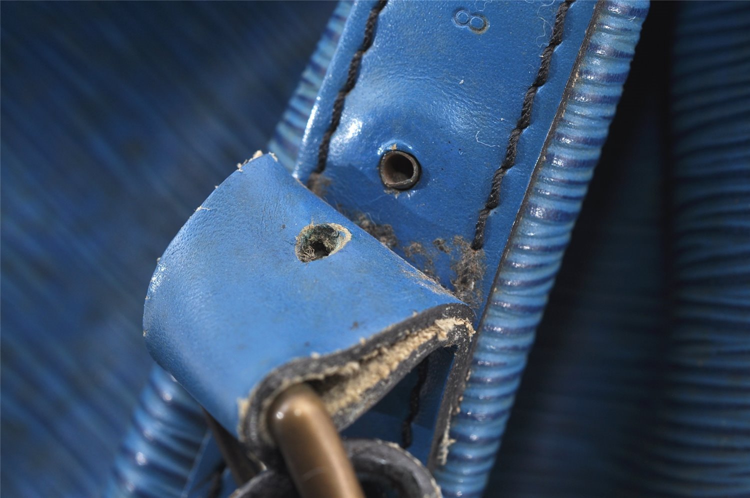 Authentic Louis Vuitton Epi Petit Noe Shoulder Drawstring Bag M44105 Blue 8696I