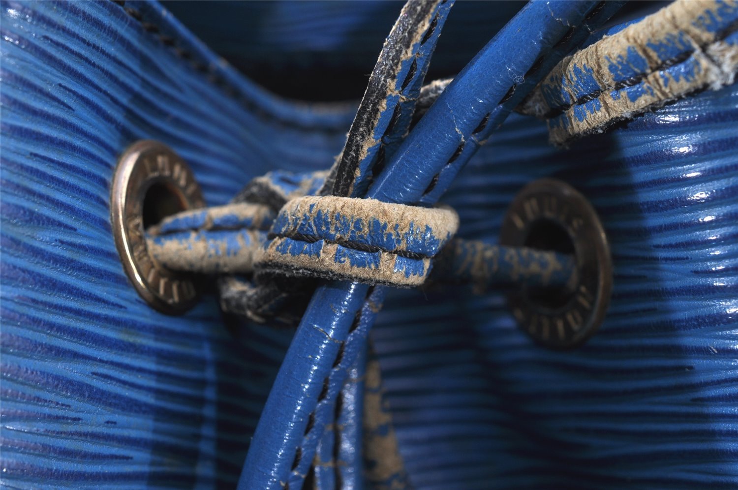 Authentic Louis Vuitton Epi Petit Noe Shoulder Drawstring Bag M44105 Blue 8696I