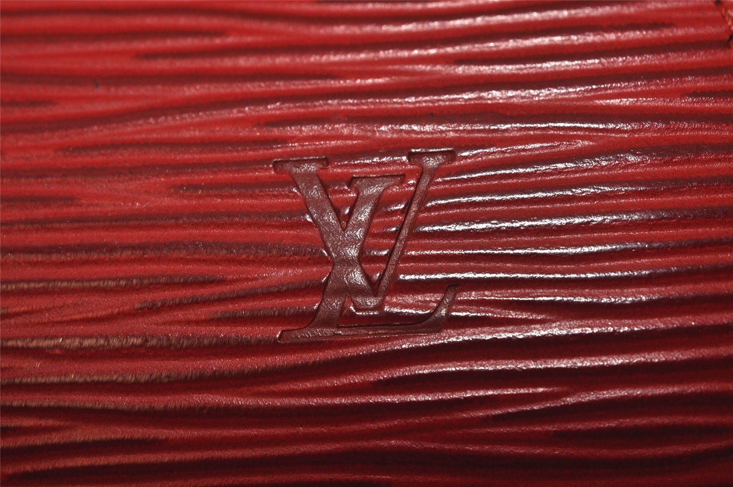 Authentic Louis Vuitton Epi Dauphine Cosmetic Pouch Red M48447 LV 8696J