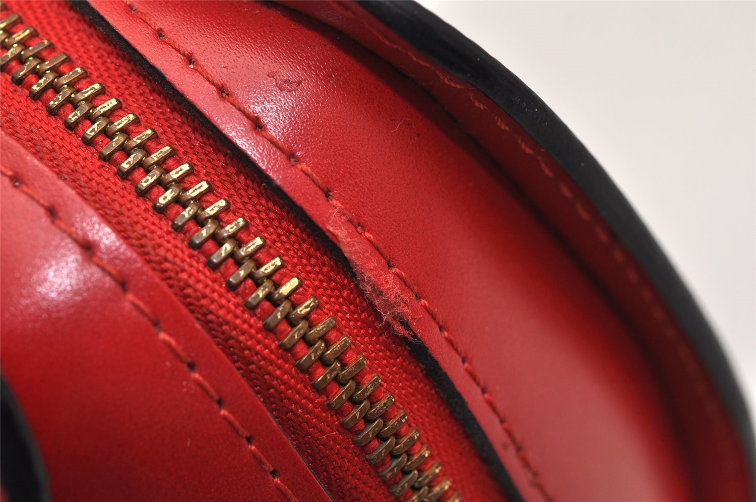 Authentic Louis Vuitton Epi Dauphine Cosmetic Pouch Red M48447 LV 8696J