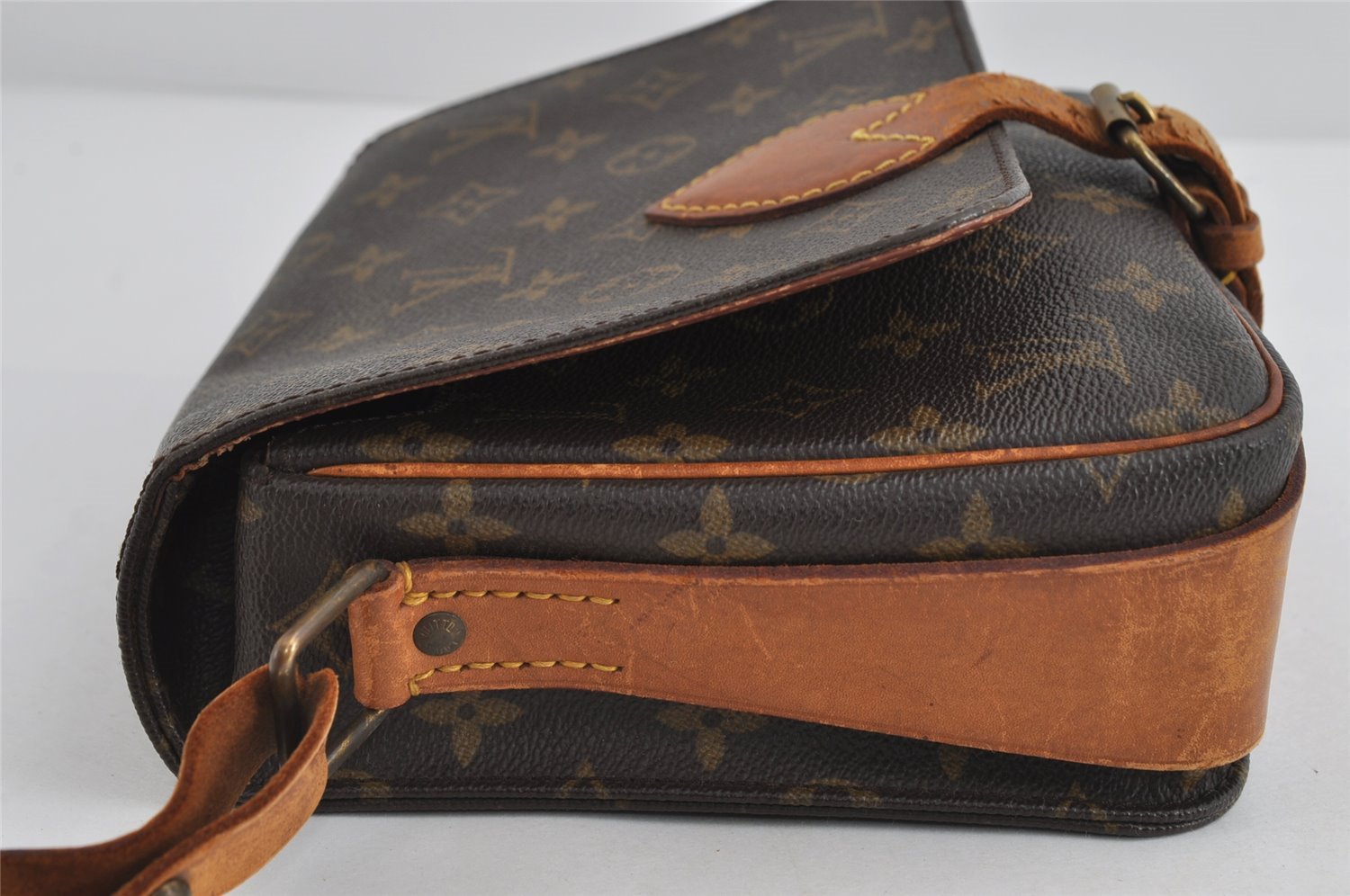 Authentic Louis Vuitton Monogram Cartouchiere MM M51253 Shoulder Bag Junk 8698I