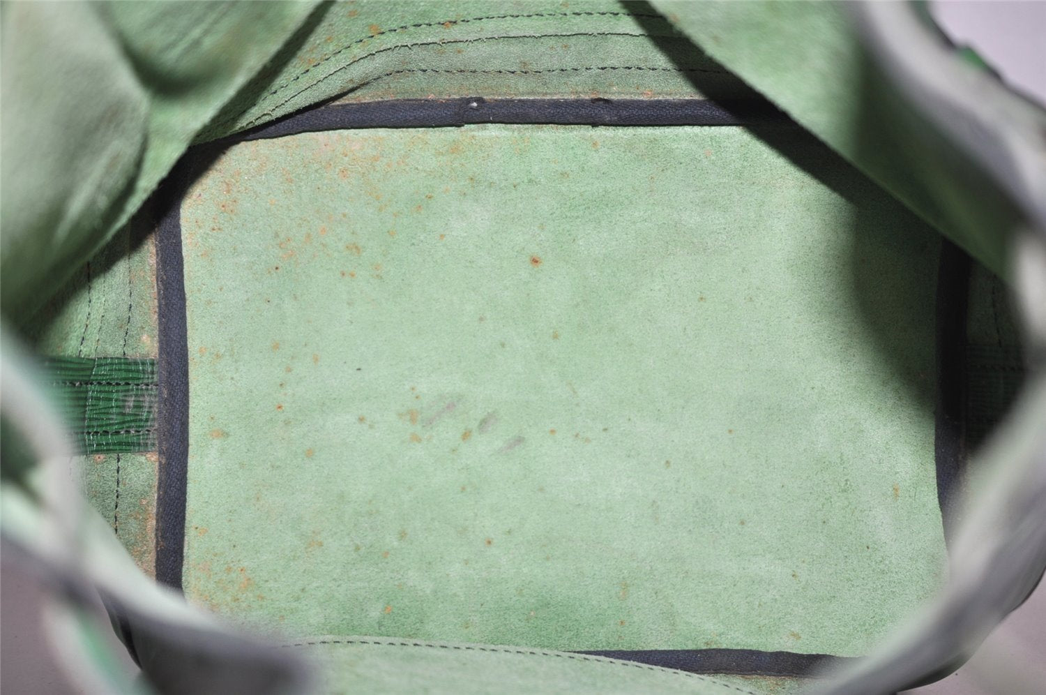 Authentic Louis Vuitton Epi Noe Shoulder Drawstring Bag Green Old Model LV 8699I