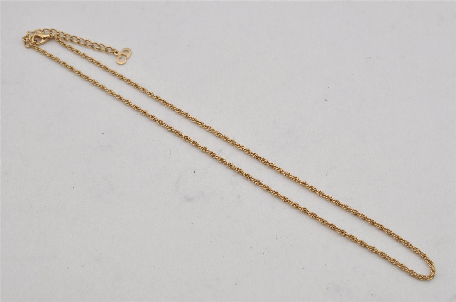 Authentic Christian Dior Vintage Gold Tone Chain Pendant Necklace CD 8707J