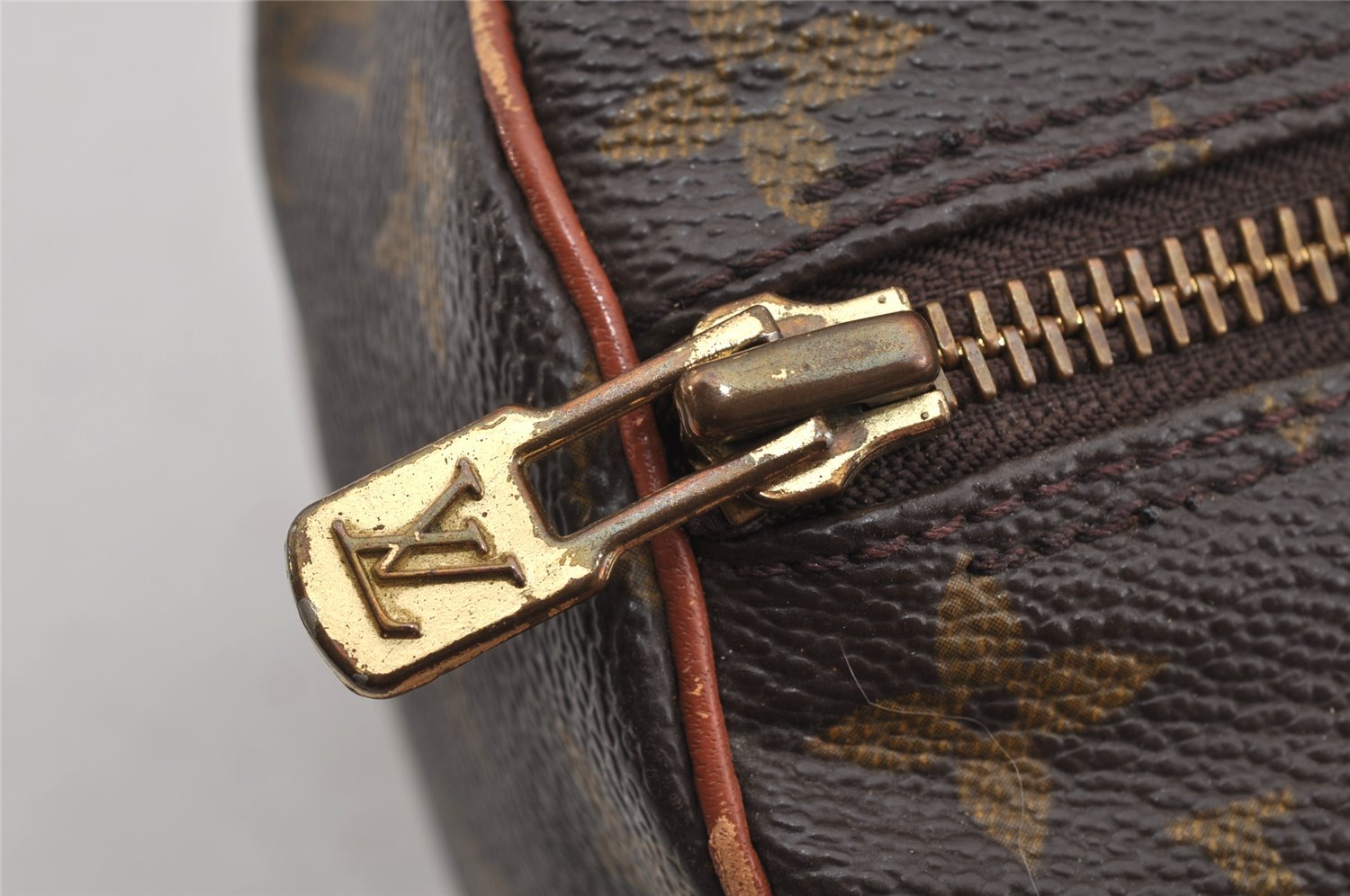 Authentic Louis Vuitton Monogram Papillon 30 Hand Bag Old Model LV 8708I