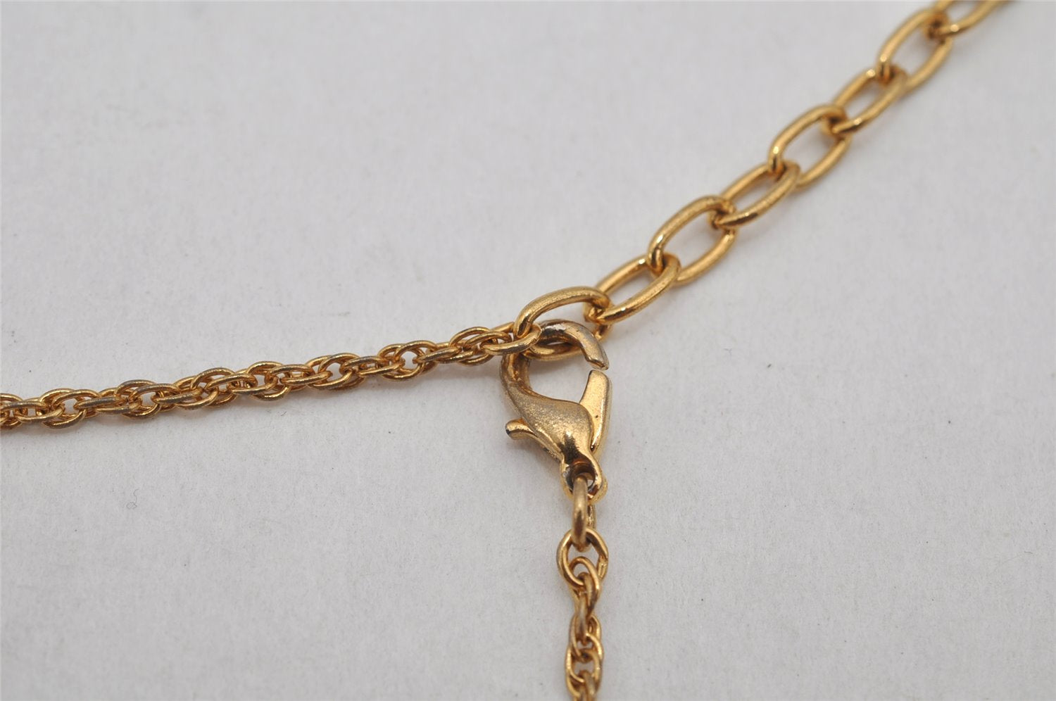 Authentic NINA RICCI Gold Tone Rhinestone Drop Chain Pendant Necklace 8710J