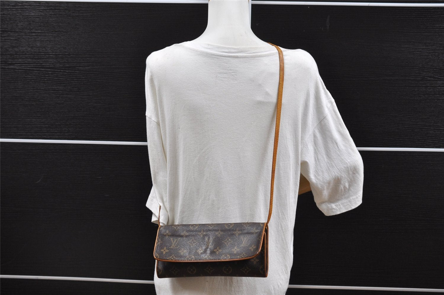 Authentic Louis Vuitton Monogram Pochette Twin GM Shoulder Bag M51852 LV 8711I