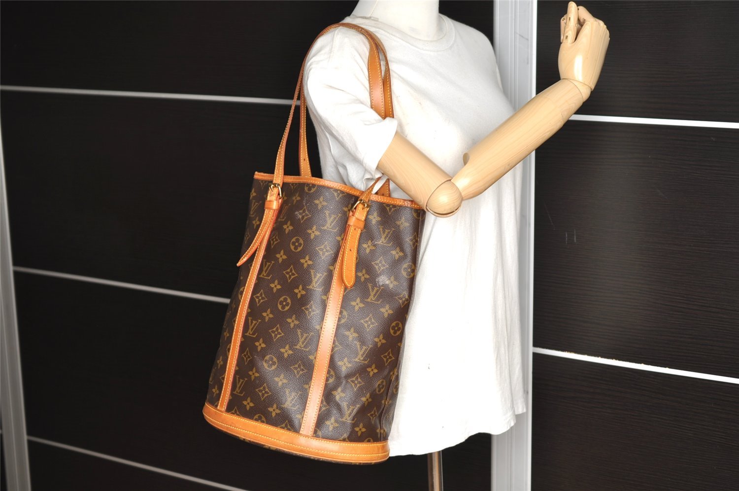 Authentic Louis Vuitton Monogram Bucket GM Shoulder Tote Bag M42236 Junk 8714I