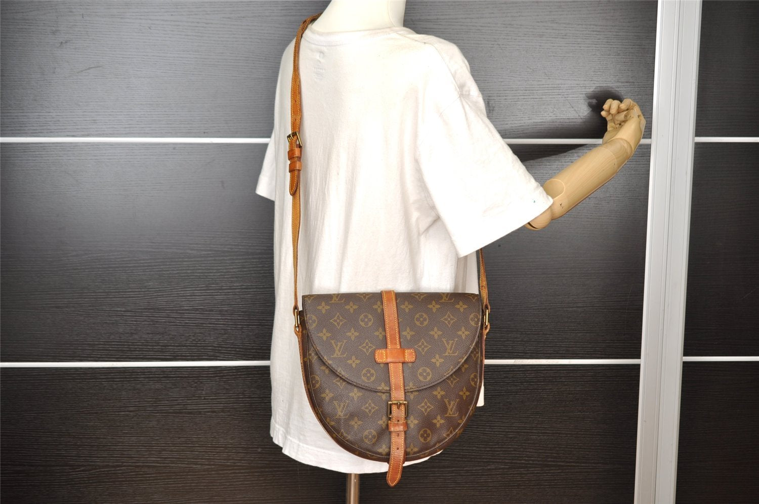 Authentic Louis Vuitton Monogram Chantilly MM Shoulder Cross Bag M51233 LV 8715I