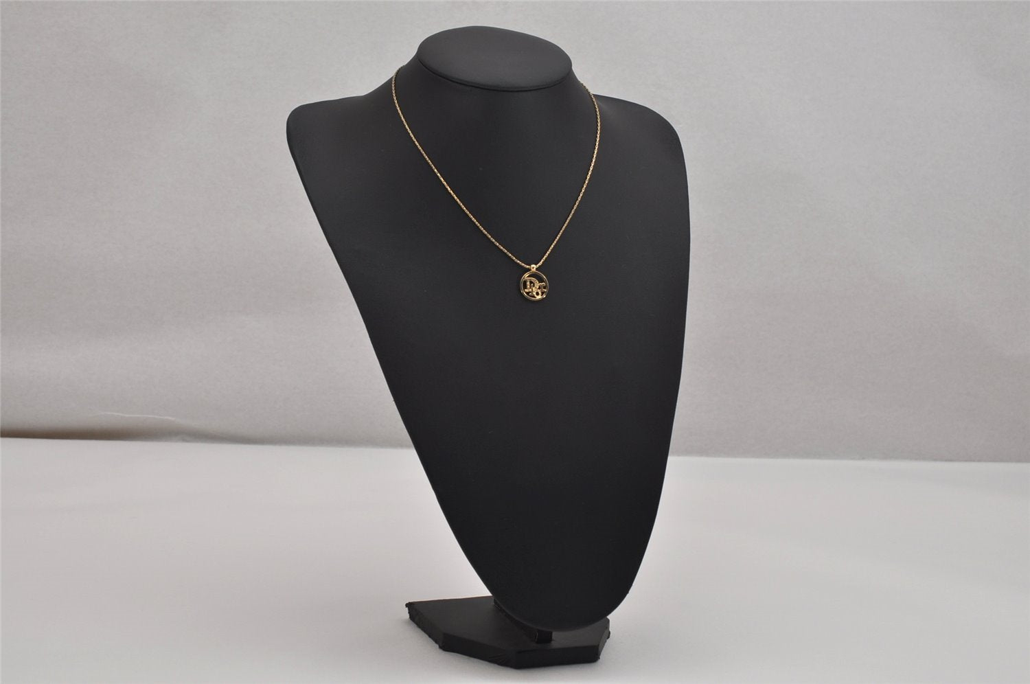 Authentic Christian Dior Gold Tone Chain Pendant Necklace CD 8720J