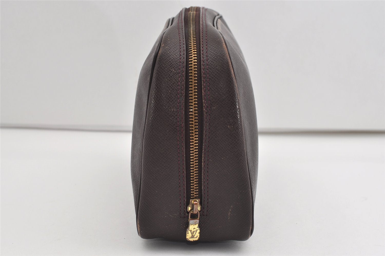 Auth Louis Vuitton Taiga Trousse Toilette GM Clutch Bag M30216 Purple Junk 8722I