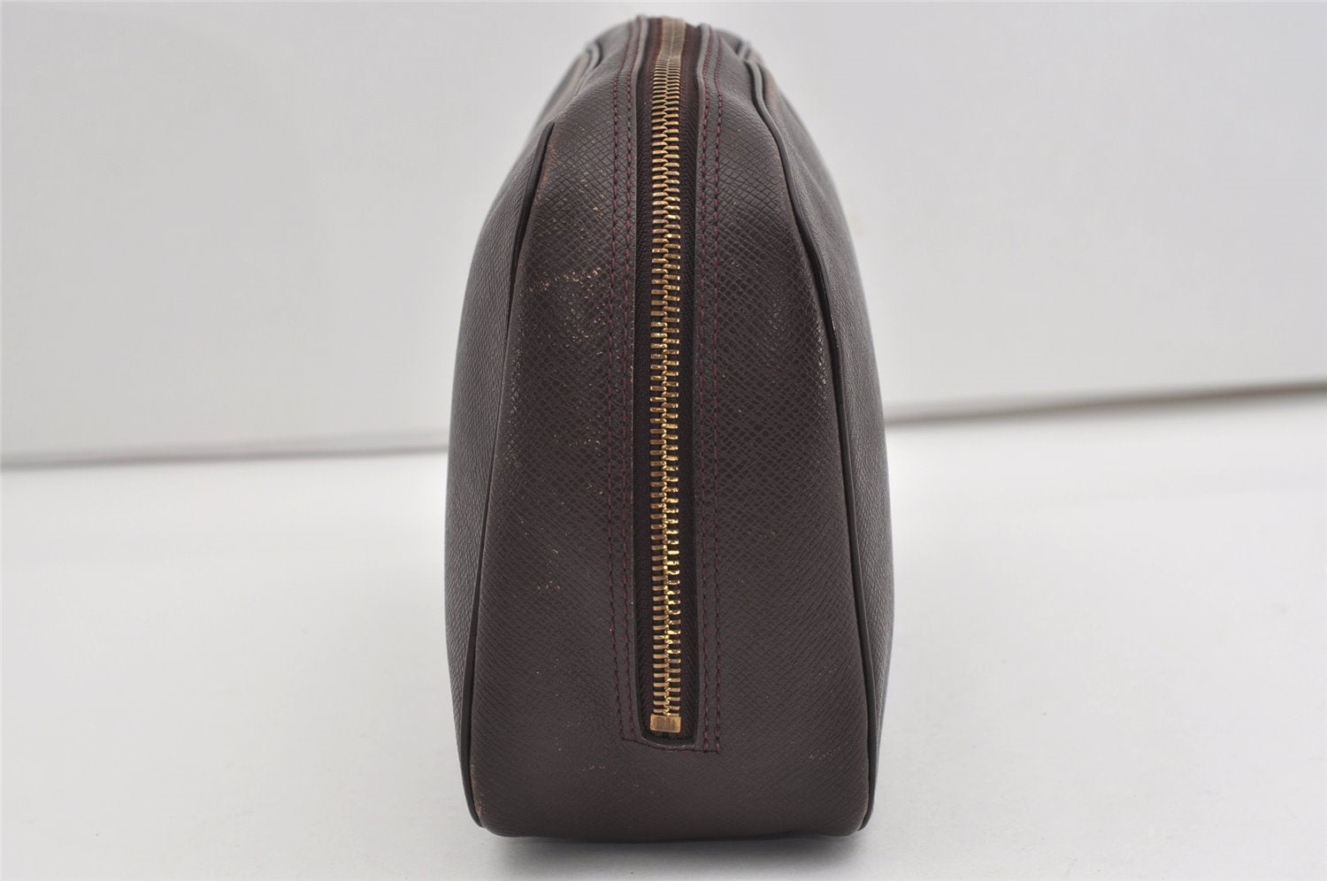 Auth Louis Vuitton Taiga Trousse Toilette GM Clutch Bag M30216 Purple Junk 8722I