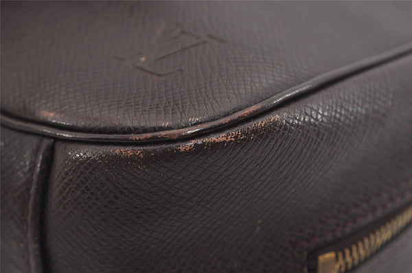 Auth Louis Vuitton Taiga Trousse Toilette GM Clutch Bag M30216 Purple Junk 8722I