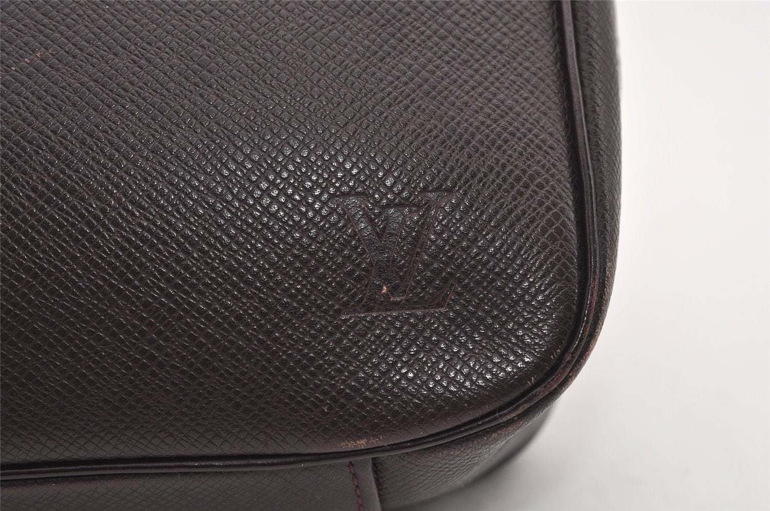 Auth Louis Vuitton Taiga Trousse Toilette GM Clutch Bag M30216 Purple Junk 8722I