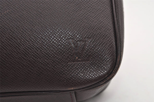 Auth Louis Vuitton Taiga Trousse Toilette GM Clutch Bag M30216 Purple Junk 8722I