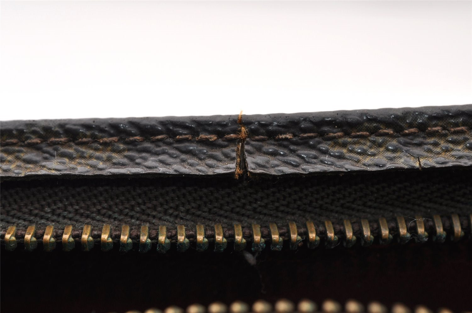 Auth Louis Vuitton Monogram Poche Toilette Cosmetics Pouch Old Model Junk 8725I