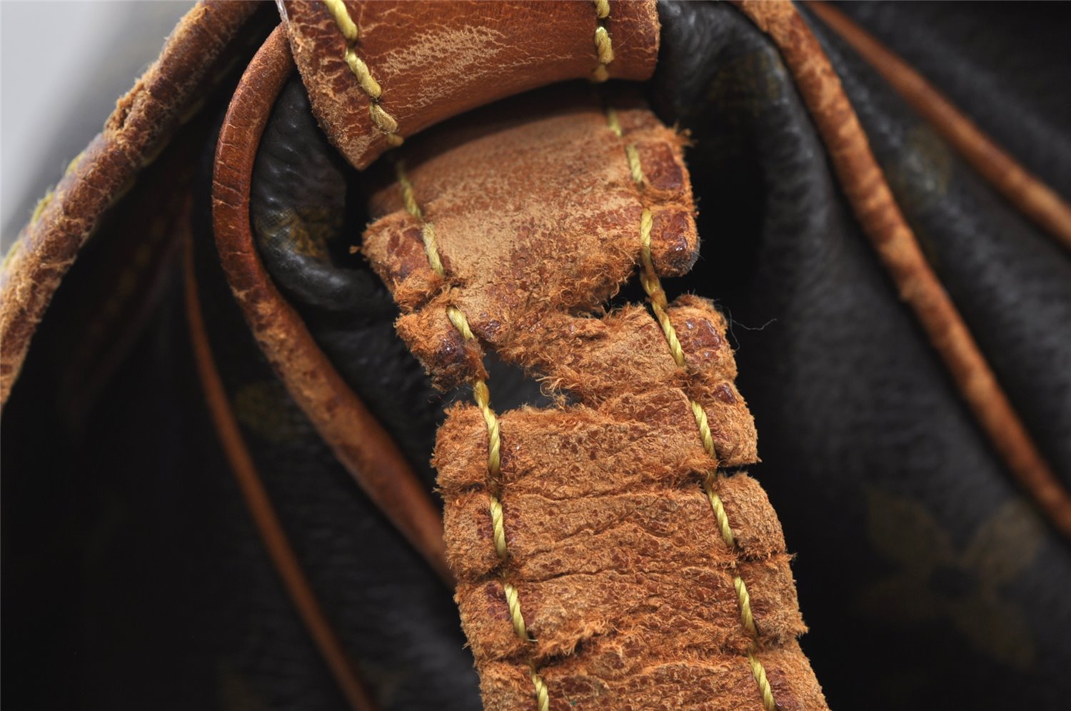 Authentic Louis Vuitton Monogram Saumur 30 Shoulder Cross Bag M42256 Junk 8726I