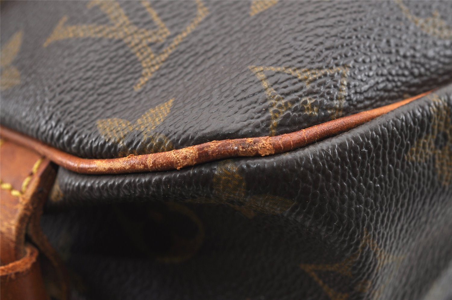 Authentic Louis Vuitton Monogram Saumur 30 Shoulder Cross Bag M42256 Junk 8726I