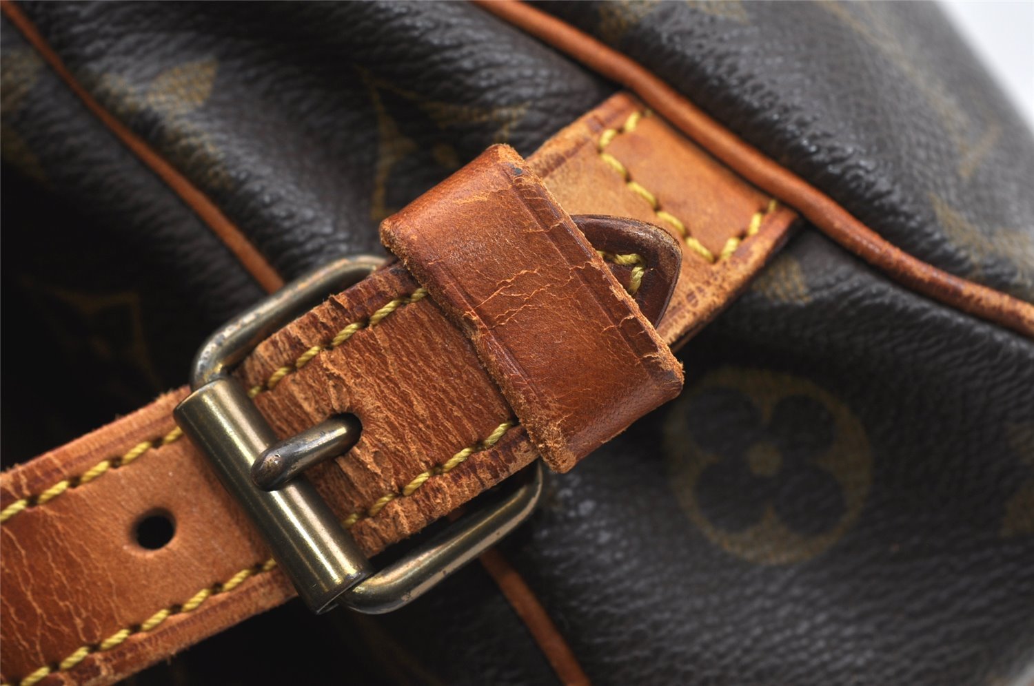 Authentic Louis Vuitton Monogram Saumur 30 Shoulder Cross Bag M42256 Junk 8726I